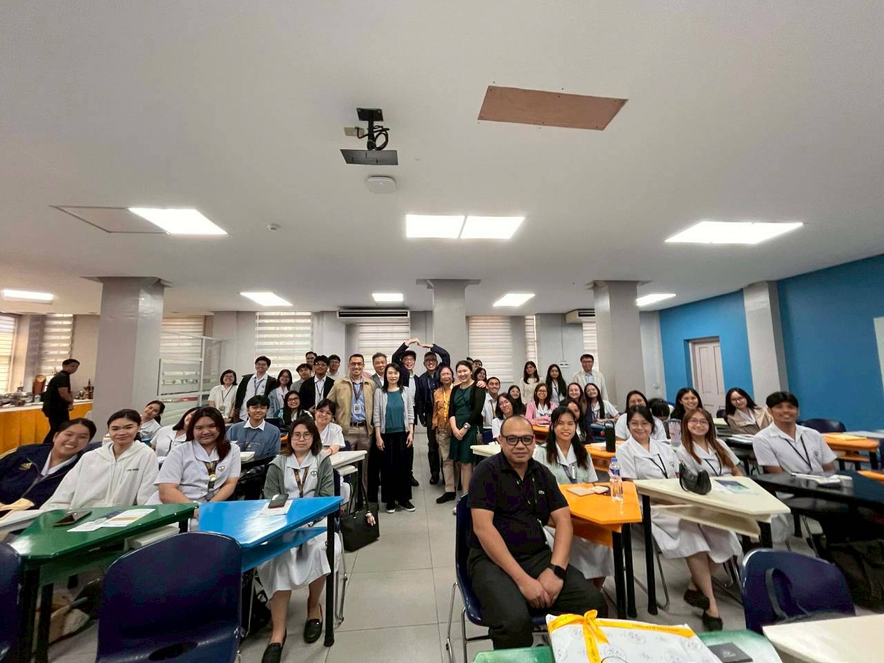 LINE ALBUM 232026 260302 2